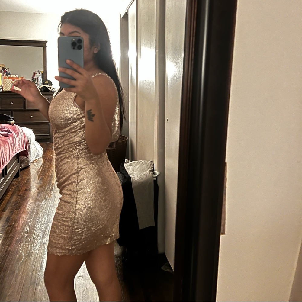 Dress - Picture 3 of 4